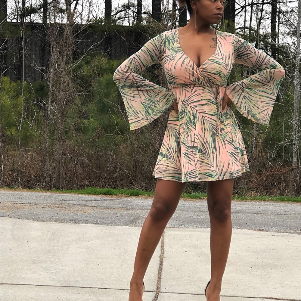 Mindset Tropics Dress - Picture 1 of 2
